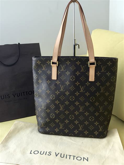 Louis Vuitton tote bag size